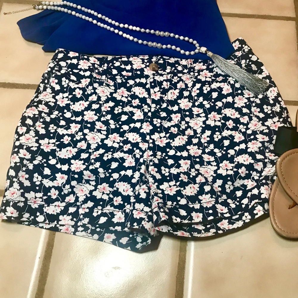 $16 Faded Glory navy floral shorts sz 4